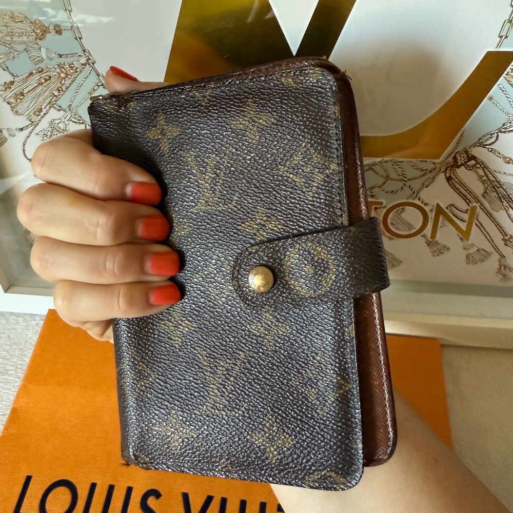 Louis Vuitton Vintage Monogram Zippy Wallet - Picture 4 of 16